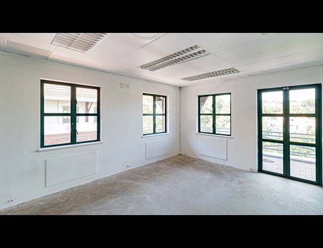1,928M² OFFICE TO LET IN HYDE PARK
